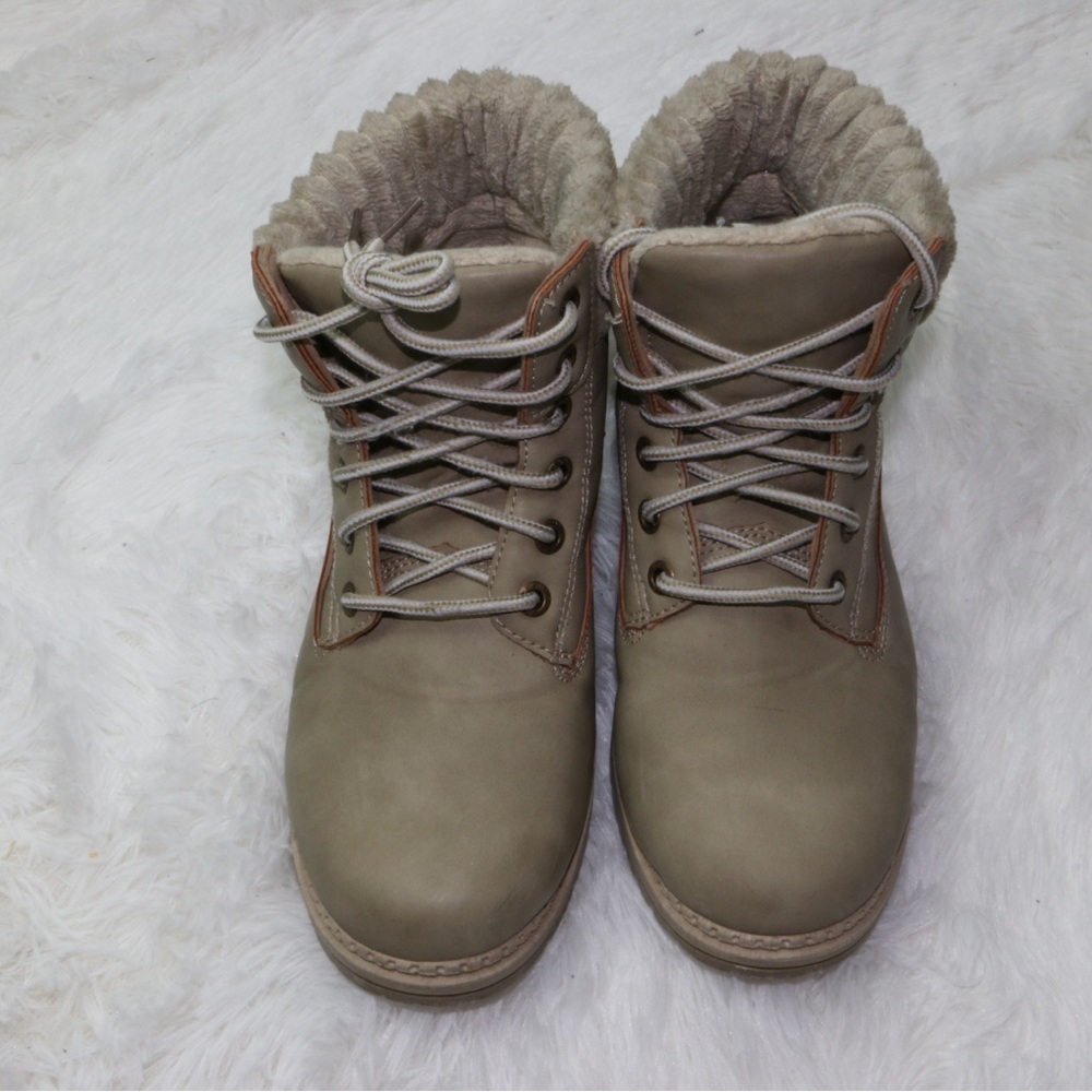Womens Faux Fur Lined Ankle Boots Size 6.5 Tan Lace Up Winter Warm Booties